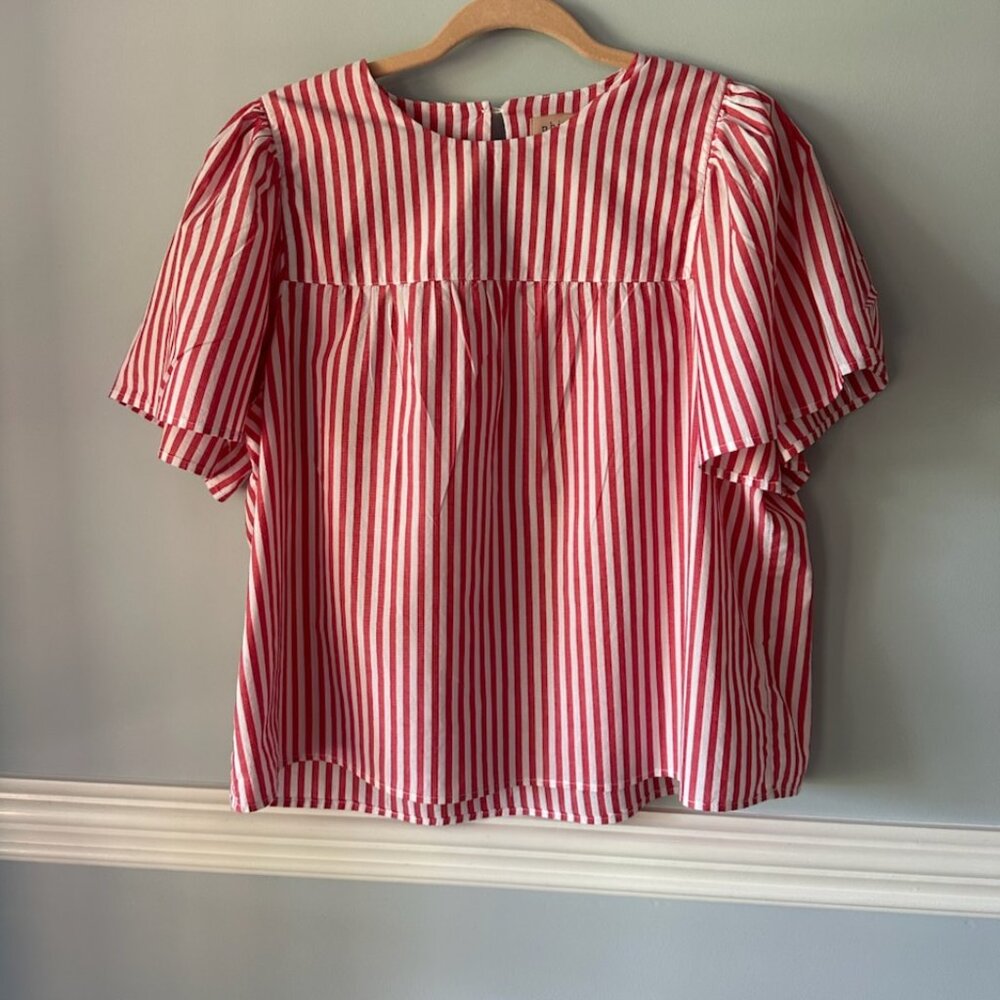 Philosophy Cotton top with Flutter Sleeves, Size Medium